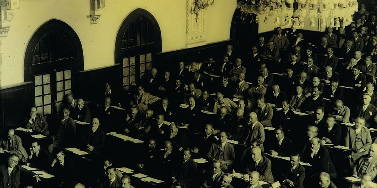 Bediüzzaman: İki üç defa siyaset dünyasına baktım, acip bir hal gördüm