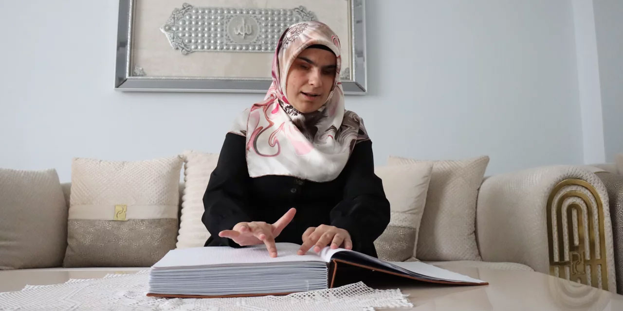 Parmaklarıyla Kur'an'ı ezberledi, hafız oldu, başkasına da Kur'an öğretmek istiyor