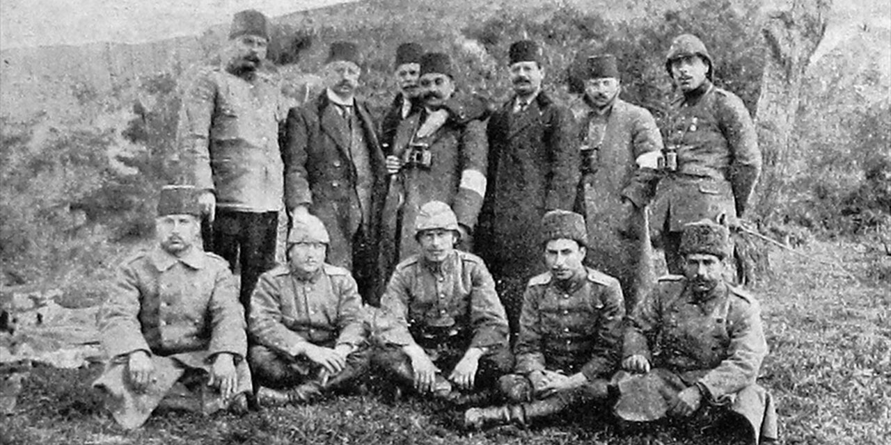 Çanakkale'de harp muhabirleri haberleri ile halka moral oluyordu