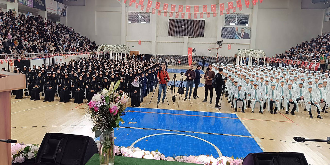 Cizre'de Kur'an'ı ezberleyen 335 hafız icazet aldı