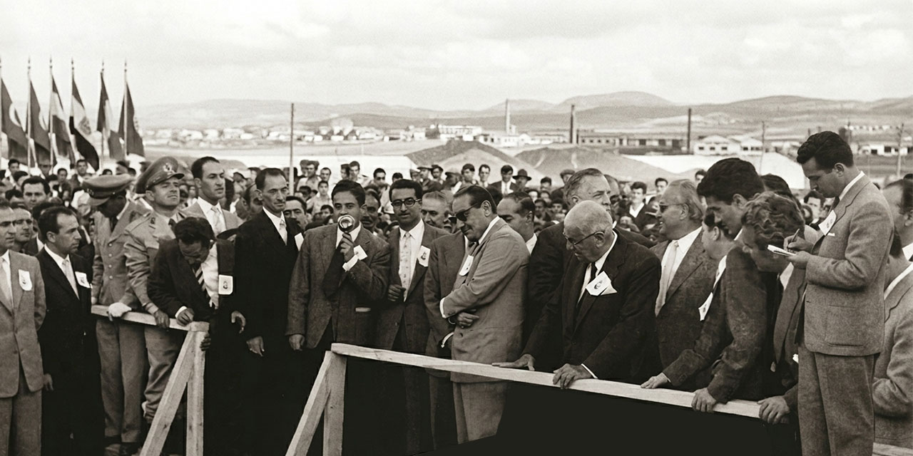 Bediüzzaman: Mühim bir maksadımızı vatan ve milletin menfaati için yapmaya mecbur olacaklar