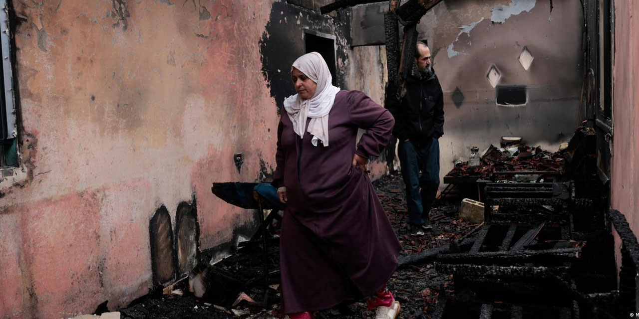 Hırsız ve katil israilliler, Batı Şeria'da camiyi yaktı