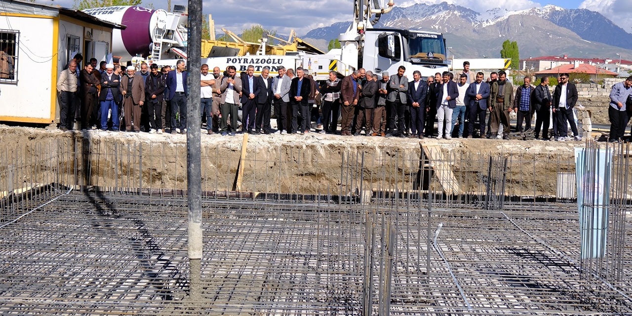 Van’da temeli atılan Kur'an Kursu'nun adı Medresetüz Zehra olacak