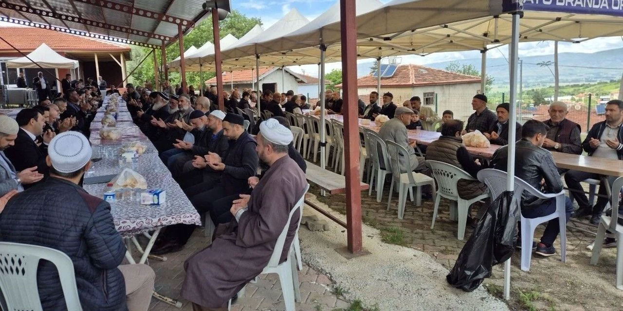 Bu kez yağmur yağdırılmasına şükretmek için toplandılar