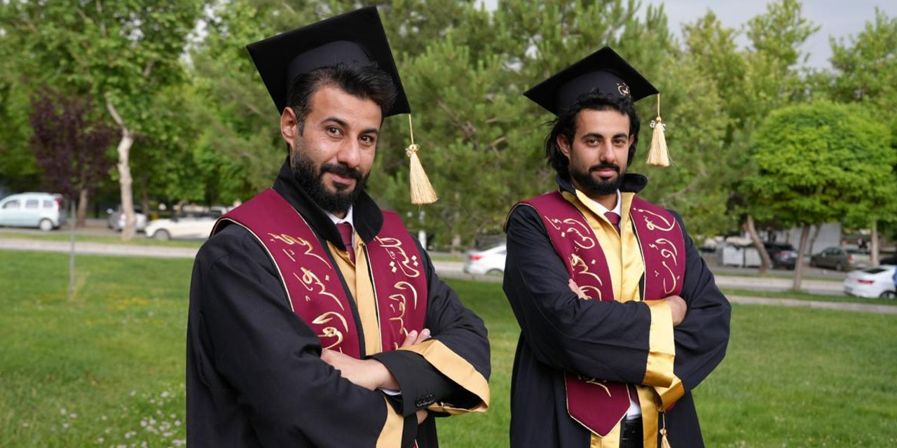 Suriyeli kardeşler İnönü Üniversitesi'nden dereceyle mezun oldu