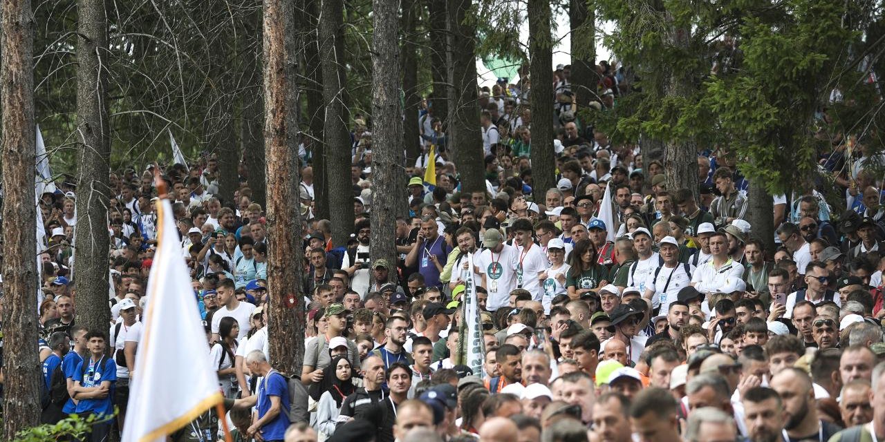 Srebrenitsa Soykırımı kurbanlarını anmak için düzenlenen 'Barış Yürüyüşü' başladı