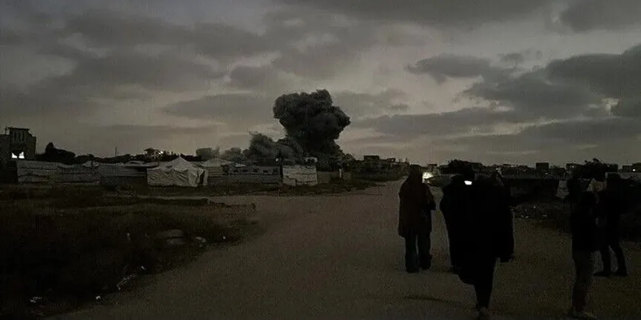 israil, ateşkese rağmen Gazze'nin orta kesimini yoğun hava saldırılarıyla hedef aldı