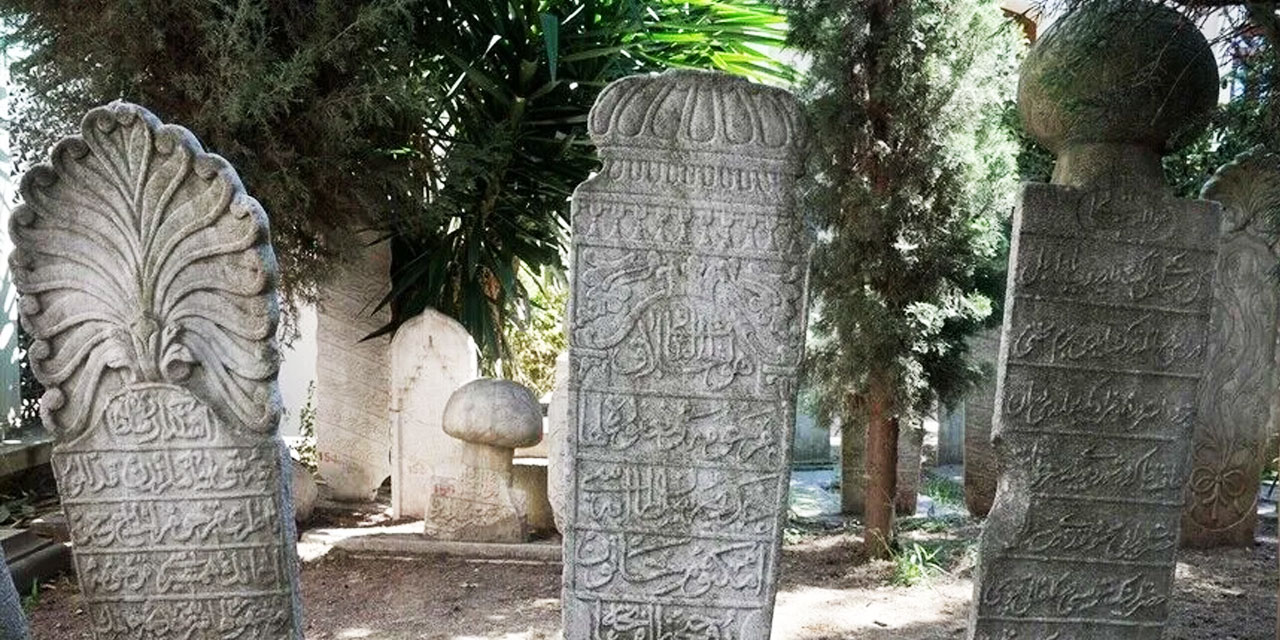 Tarihi mezar taşları kayıt altına alınıyor