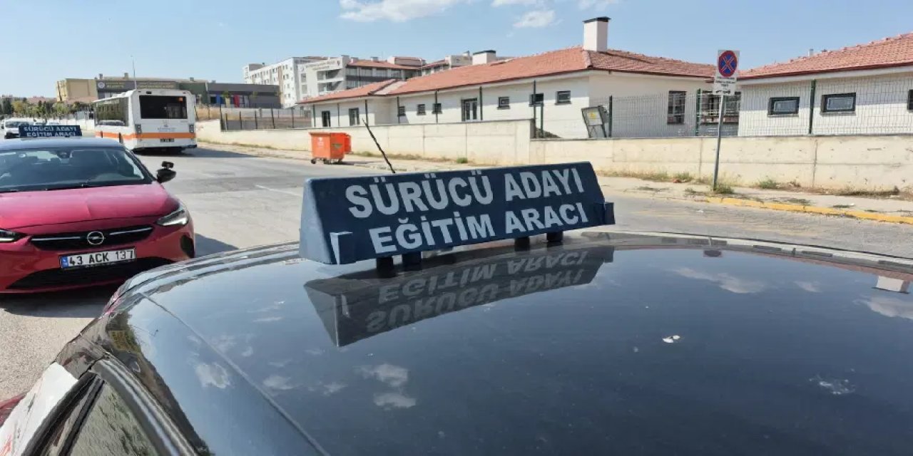 Ehliyet sınavında yeni dönem: Aday sürücüler akan trafiğe çıkacak