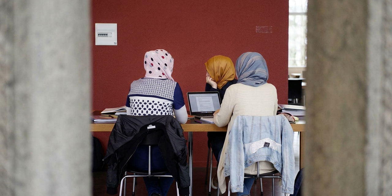 İsviçre'nin Zürih kentinde başörtüsü yasağı tartışması