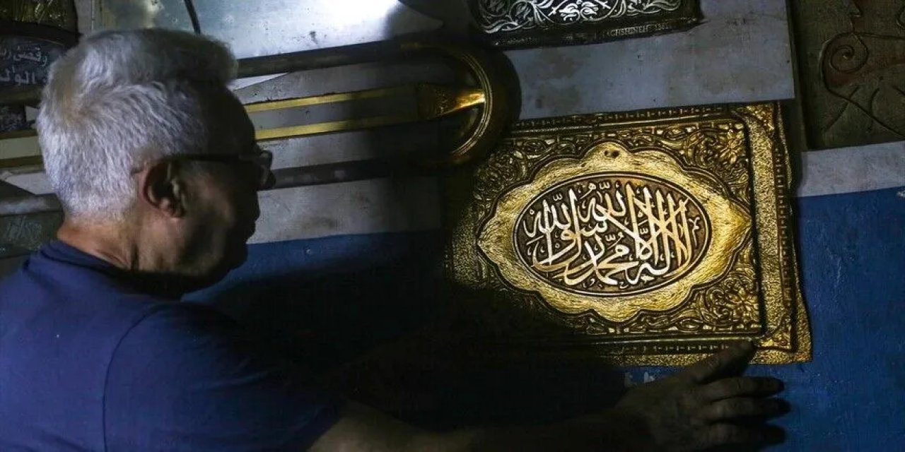 Halep'te 50 yılı aşkın süredir metal üzerine sanat işliyor