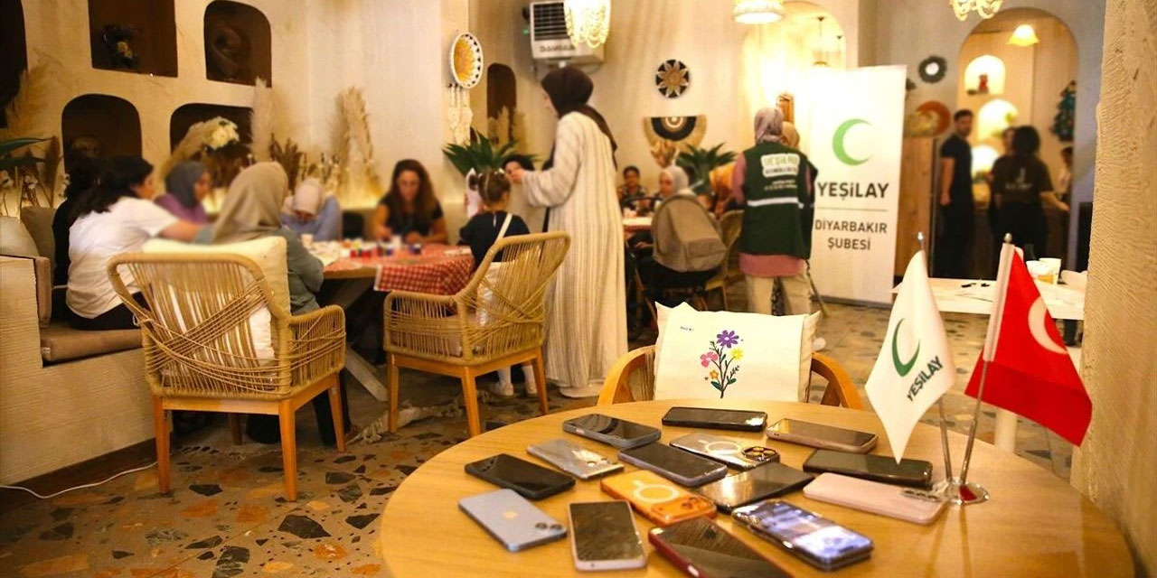 Yeşilayın 'detoks' programıyla kadın ve çocuklar dijital bağımlılıktan uzaklaşıyor