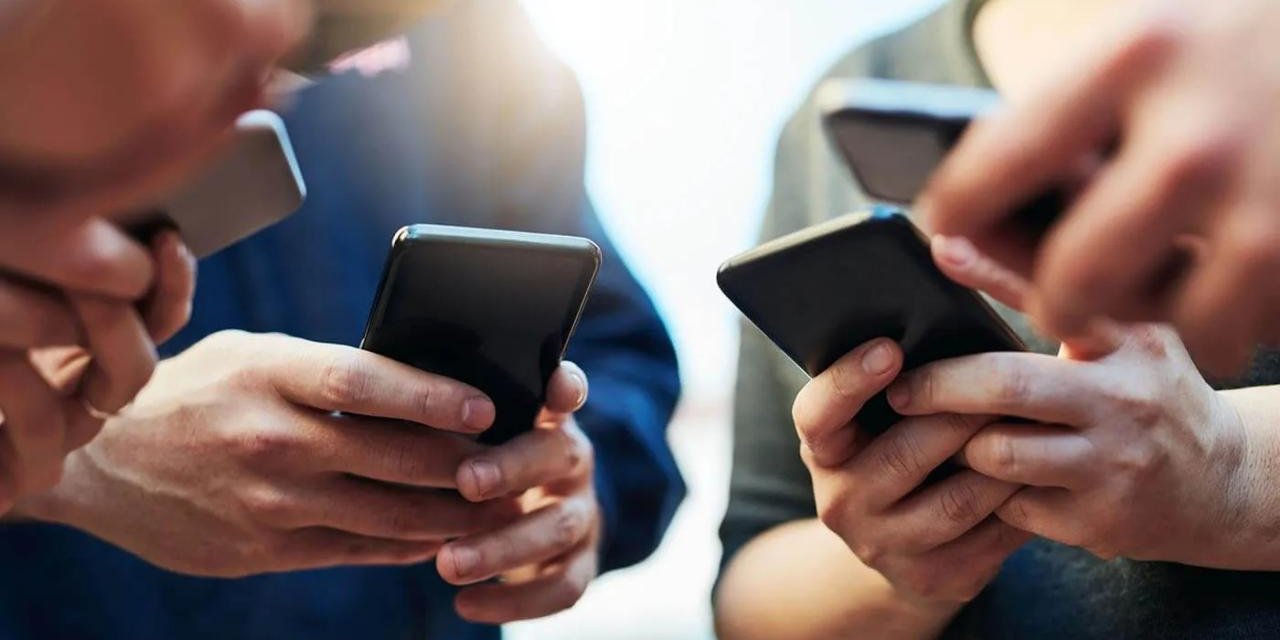 Erken yaşta akıllı telefon, yeme bozukluğu riskini artırıyor