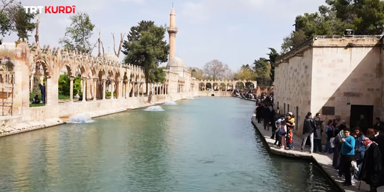Balıklıgöl'de yer alan türbeler ve Said Nursi'nin mezarı TRT Kurdi'de anlatıldı
