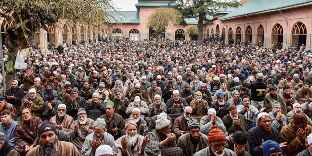 Keşmir'de tepki sonuç verdi: Cuma hutbesini tek merkezden belirleme girişimi geri çekildi