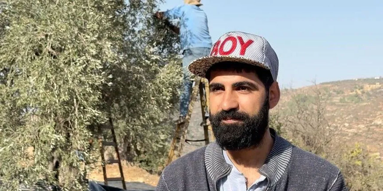 Zeytin hasadı yapan Filistinli Emir topraklarını terk etmeyeceğini Türkçe anlattı