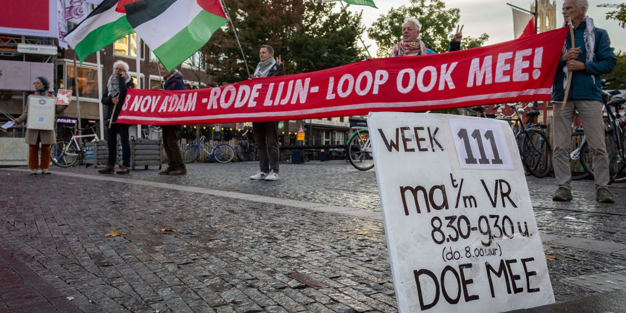 Hollanda'da Filistin'e destek için 111 haftadır her sabah sessiz protesto düzenleniyor