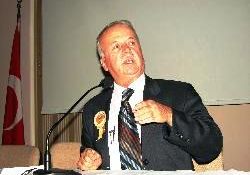 Toplum liderin "taraf" yerine "hakem" olmasını bekler