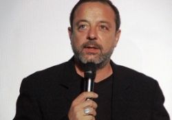 Yönetmen Kaplanoğlu: Sanat ilahi boyuttan uzaklaştı