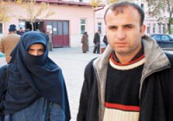Dekan başörtülü refakatçiye bile tahammül edemedi