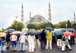 Turiste İslam'ı anlatan 500 bin broşür