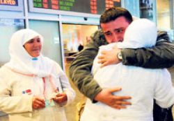 İlk hacı kafilesi gözyaşlarıyla karşılandı