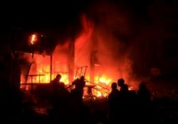İsrail, insani yardım depolarını da bombaladı