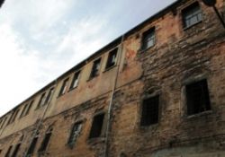 Şekerci Han vefa bekliyor