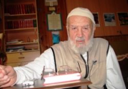 Nur hizmetinde yetmiş yıl