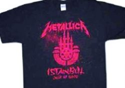 İstanbul denince Metallica'nın da aklına cami geliyor