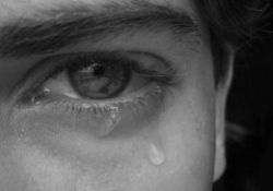 Gözünüzden gözyaşı eksik olmasın