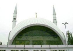 Bu caminin her taşını bir sanatçı koydu