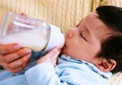 Bebeğiniz anne sütü emmek istemiyor mu?