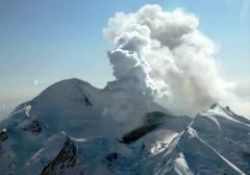 15 bin metre püskürten yanardağ