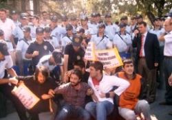 Lise öğrencilerini eylem için zorla Anıtkabir'e götürüyorlar