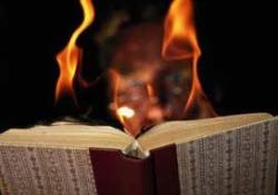 İzinsiz aldığı kitabı, iki kitap hediye ederek iade etti