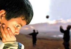 Çocuklara istemedikleri şeyler için 'hayır' demeyi öğretmeliyiz