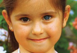 Rana'nın gözleri Van Kedisi gibi