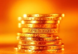 Mal ve şeref hırsıyla dine verilen zarar...