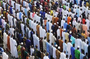 Bayram namazında alem-i İslam’ın zikri