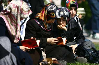 'Kamusal alan' yasağı 5 liraya kalktı