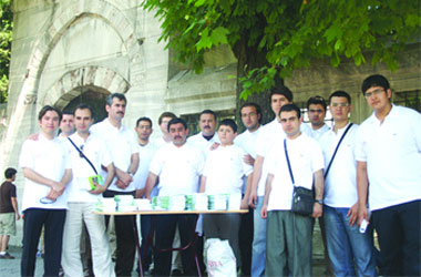 Turistlere Tabiat Risalesi dağıtıldı