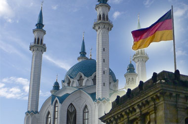 Almanlar camilere akın etti