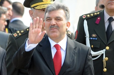 Alevîler memnun: Cumhurbaşkanı cemevi ziyaretiyle tarihe geçti