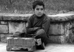 Ayakkabı boyacıları için kitap okuma kampanyası başlatıldı