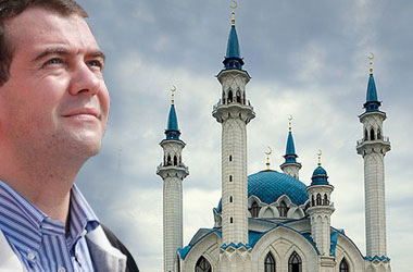 Medvedev, cami daveti bekliyor