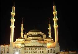 Sultanahmet ve Kocatepe kitap fuarları açılıyor