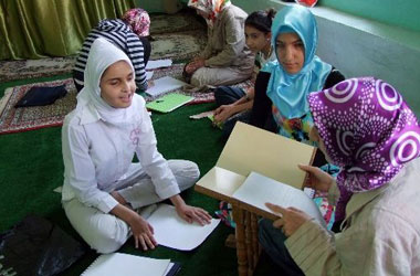 Kur'an'ı gönül gözüyle öğreniyorlar