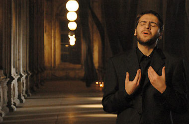 Sami Yusuf'tan en güzel olan Allah'a