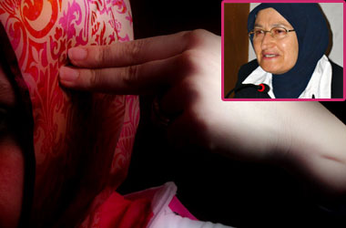 Başörtüsü yasağıyla ülke kaybetti